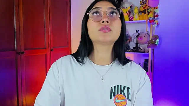 eymy-hadid online show from December 22, 2025, 9:15 pm