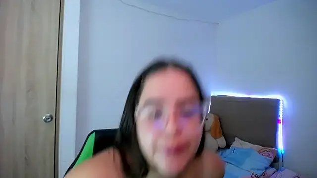  alicia z online show from February 25, 2025, 8:32 pm