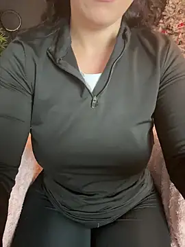 Snapshot of YourMeoww chatting on November 10, 2025, 11:26 am YourMeoww online show from November 10, 2025, 11:26 am