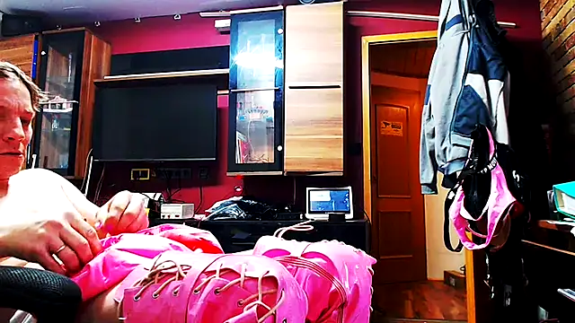 Fem-Boy40 online show from April 5, 2026, 10:38 pm