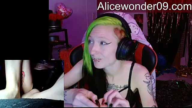 alicewonder09 online show from February 20, 2026, 6:19 am