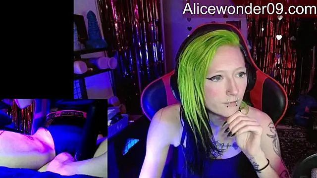 alicewonder09 online show from January 12, 2026, 4:52 am