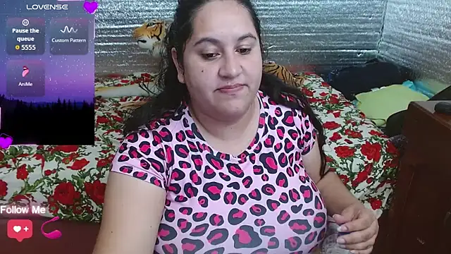 EMILY-NESSA online show from November 12, 2025, 11:08 pm