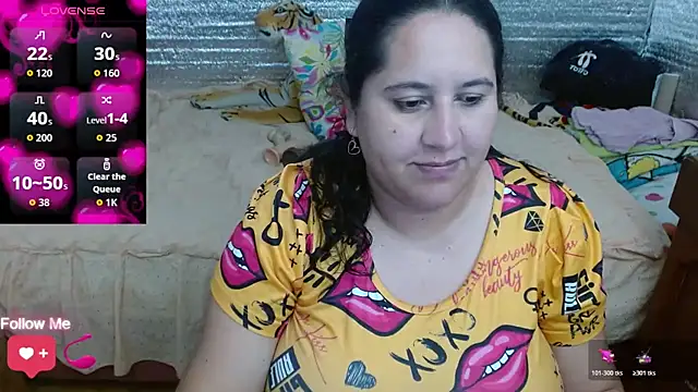 EMILY-NESSA online show from February 14, 2026, 9:15 pm