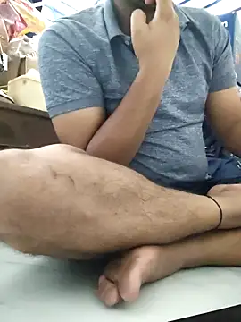 Snapshot of thebrownboi01 chatting on October 23, 2025, 6:23 am thebrownboi01 online show from October 23, 2025, 6:23 am