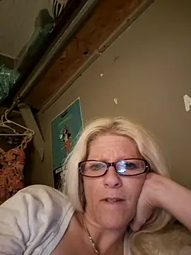 camelchic29 online show from November 11, 2025, 9:59 am