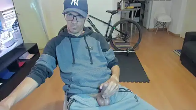 Snapshot of guachin_hunk chatting on September 13, 2025, 5:40 am guachin hunk online show from September 13, 2025, 5:40 am