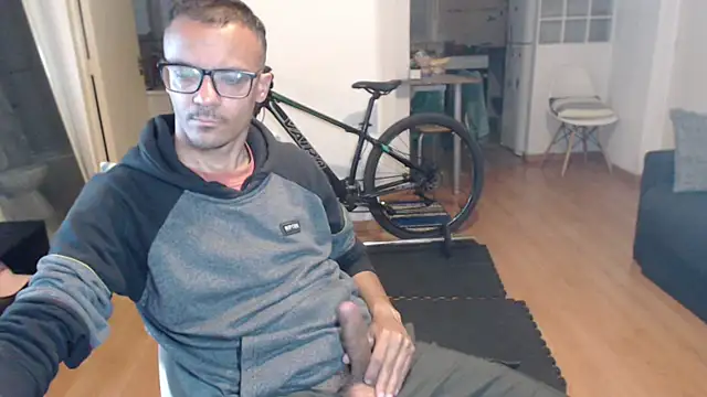 guachin hunk online show from November 23, 2025, 4:22 am