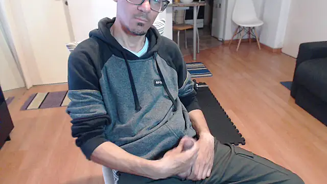 Snapshot of guachin_hunk chatting on September 27, 2025, 12:17 am guachin hunk online show from September 27, 2025, 12:17 am