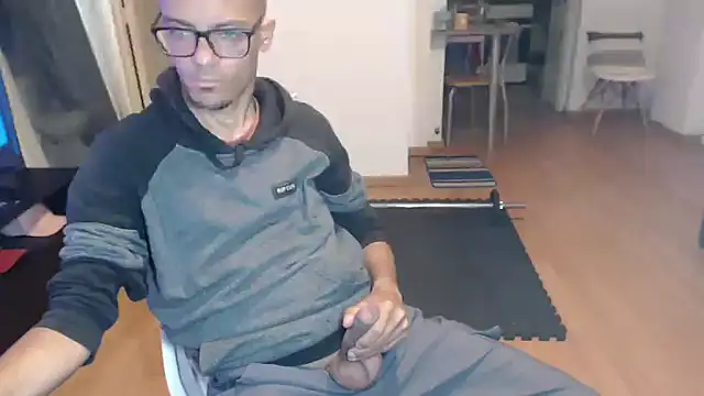 Snapshot of guachin_hunk chatting on October 28, 2025, 4:02 am guachin hunk online show from October 28, 2025, 4:02 am