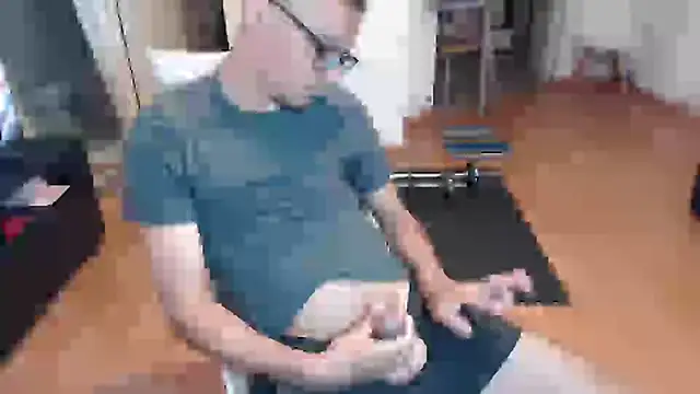 Snapshot of guachin_hunk chatting on October 9, 2025, 4:13 am guachin hunk online show from October 9, 2025, 4:13 am