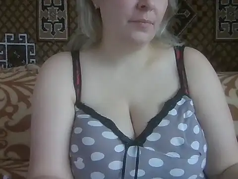 Diana Britt online show from November 4, 2025, 6:17 am