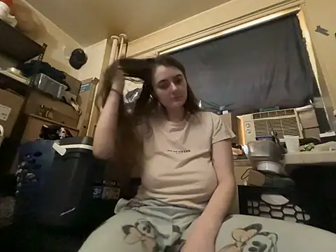 Snowbunnycake 131 online show from June 21, 2026, 8:25 pm