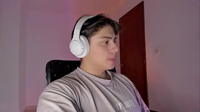 Snapshot of Giordano_Russo chatting on February 5, 2026, 3:46 am Giordano Russo online show from February 5, 2026, 3:46 am