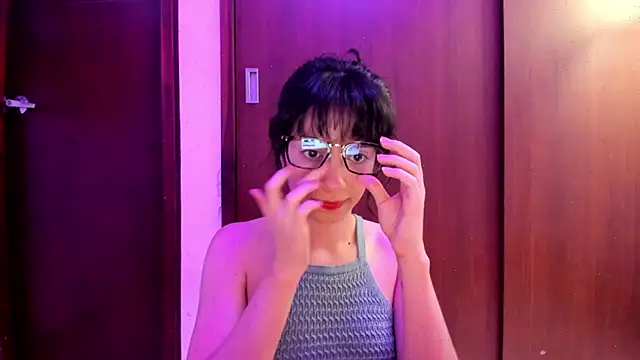 Snapshot of _Lunnaa_ chatting on March 2, 2025, 2:19 am  Lunnaa  online show from March 2, 2025, 2:19 am