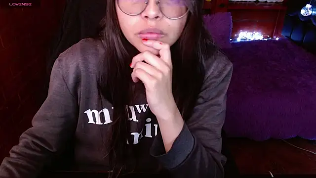 MidoriQuiinn online show from April 7, 2026, 2:19 pm