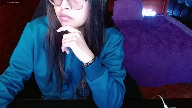 Snapshot of MidoriQuiinn chatting on June 9, 2026, 6:53 pm MidoriQuiinn online show from June 9, 2026, 6:53 pm