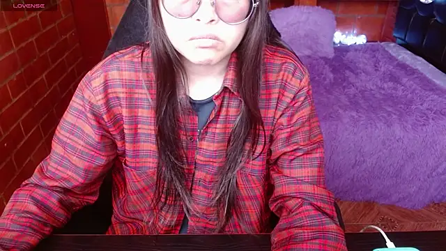 MidoriQuiinn online show from June 15, 2026, 6:51 pm