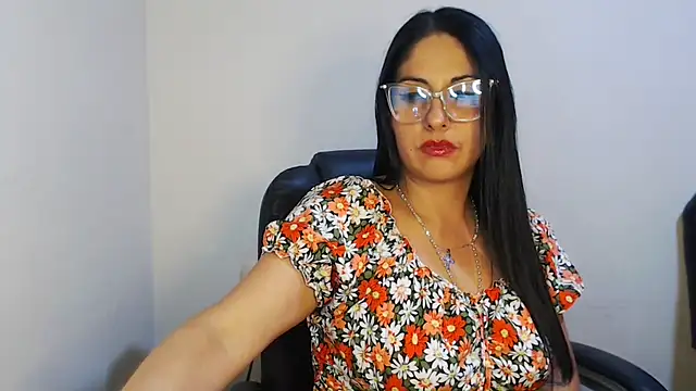 sahtlove1 online show from October 17, 2025, 7:04 pm