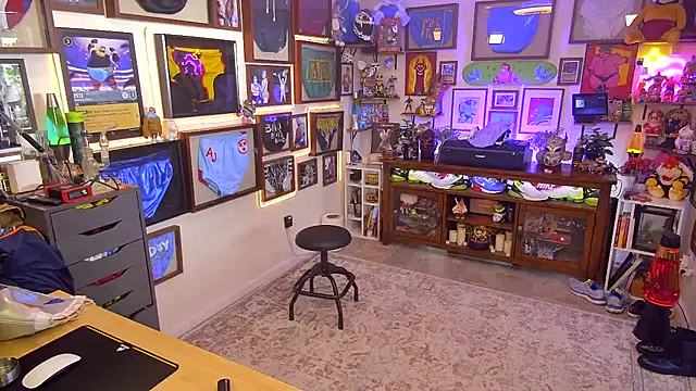 Briefs bud online show from November 23, 2025, 7:35 pm