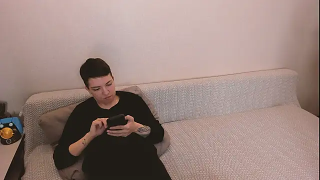 secret dreams   online show from February 9, 2026, 2:26 pm