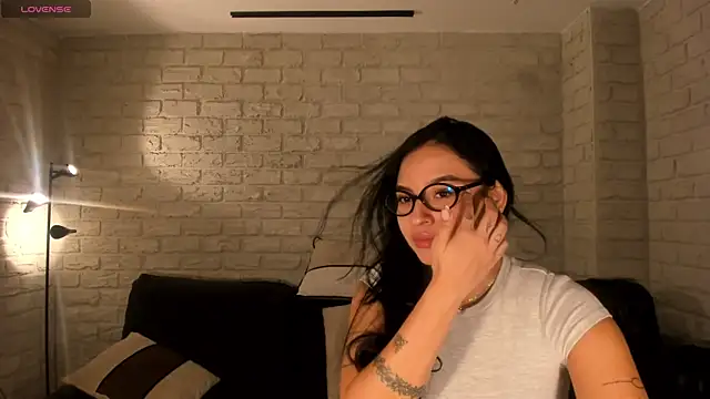 Snapshot of MollyJones_ chatting on June 13, 2026, 11:08 am MollyJones online show from June 13, 2026, 11:08 am