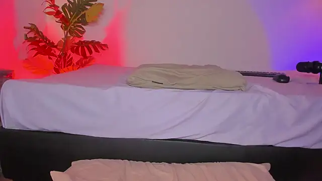 hot booty  online show from December 3, 2025, 11:04 pm