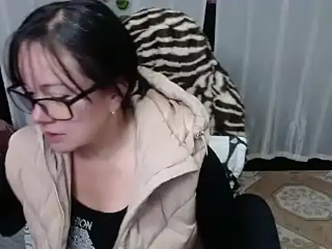 Snapshot of Sonialorens_ chatting on February 11, 2025, 8:10 pm Sonialorens  online show from February 11, 2025, 8:10 pm