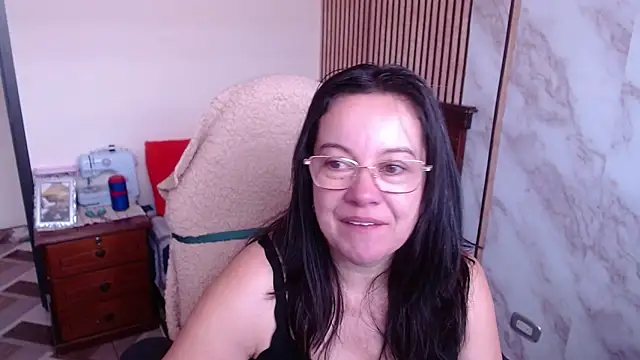 Snapshot of Sonialorens_ chatting on January 19, 2026, 2:43 pm Sonialorens online show from January 19, 2026, 2:43 pm