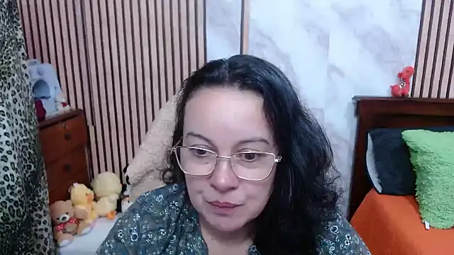 Snapshot of Sonialorens_ chatting on October 9, 2025, 3:12 pm Sonialorens  online show from October 9, 2025, 3:12 pm