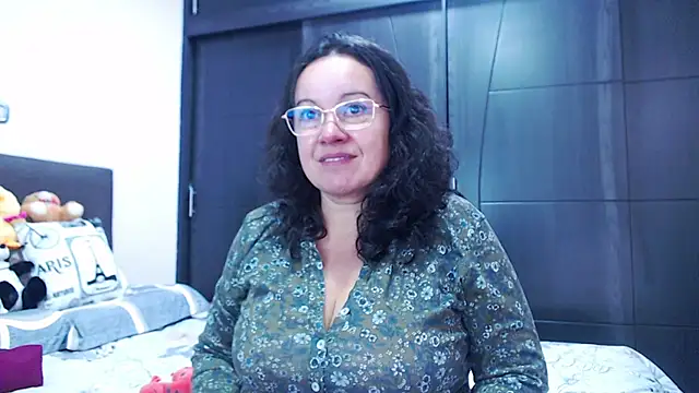 Snapshot of Sonialorens_ chatting on September 9, 2025, 4:16 pm Sonialorens  online show from September 9, 2025, 4:16 pm