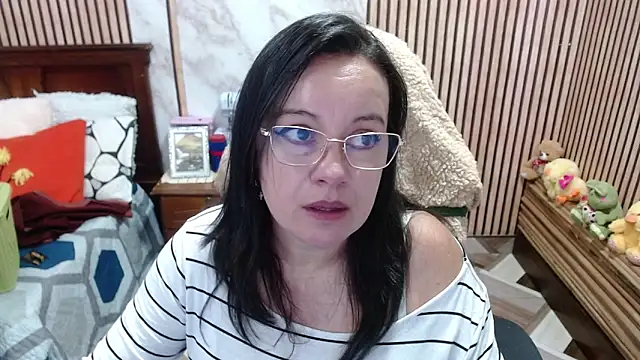 Snapshot of Sonialorens_ chatting on February 27, 2026, 3:56 pm Sonialorens online show from February 27, 2026, 3:56 pm