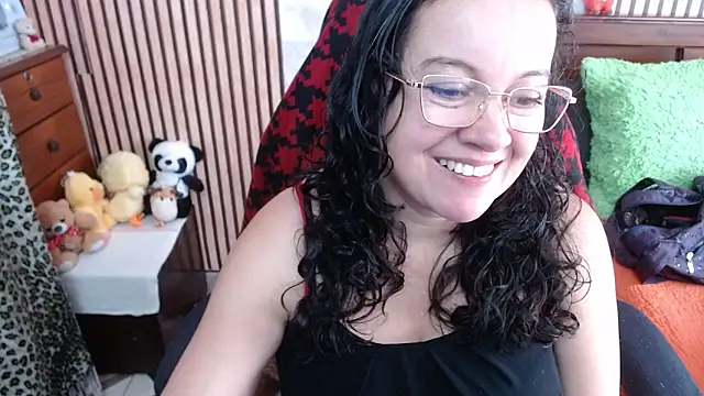 Snapshot of Sonialorens_ chatting on October 8, 2025, 4:29 pm Sonialorens  online show from October 8, 2025, 4:29 pm