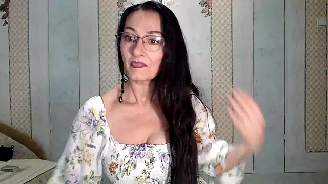 Snapshot of Antralyn chatting on March 12, 2025, 11:43 am Antralyn online show from March 12, 2025, 11:43 am