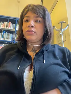 IamSashaLuv online show from December 1, 2025, 9:43 am