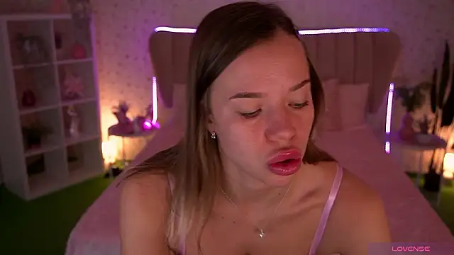 Sexy Ira online show from March 27, 2026, 7:39 am