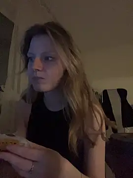 MaryHiggins online show from March 25, 2026, 7:35 pm