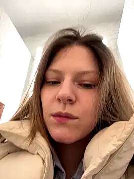 MaryHiggins online show from December 14, 2025, 8:09 am