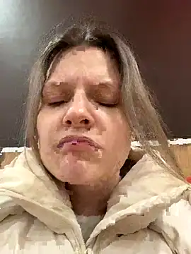 MaryHiggins online show from December 5, 2025, 9:12 pm