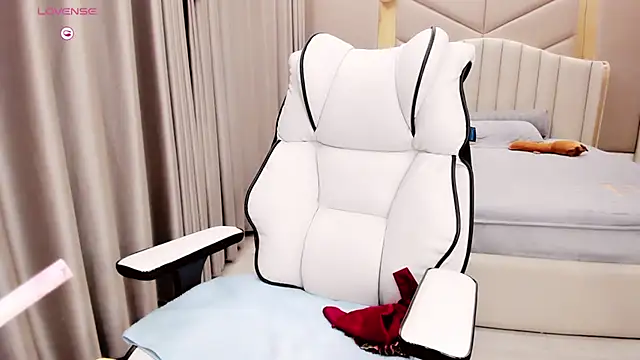 Snapshot of Girl__Funny chatting on October 2, 2025, 6:22 pm Girl  Funny online show from October 2, 2025, 6:22 pm