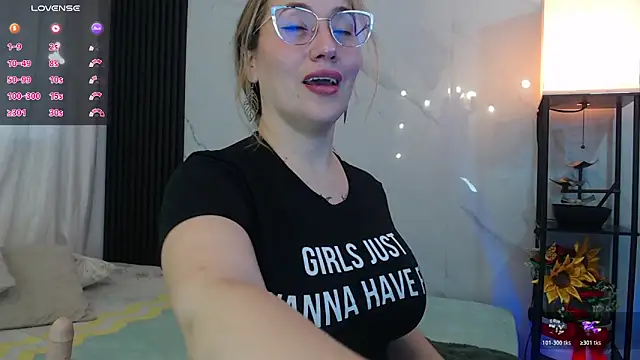 hotpawgmilf online show from February 11, 2026, 9:14 pm