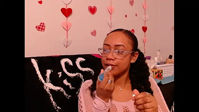 RylHoneyy online show from February 13, 2026, 1:27 am