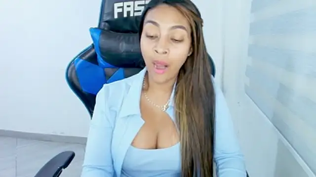 sophiax-x online show from July 17, 2026, 11:24 pm