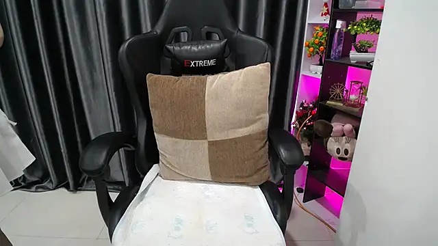 Yuki-yio online show from September 22, 2025, 1:22 am