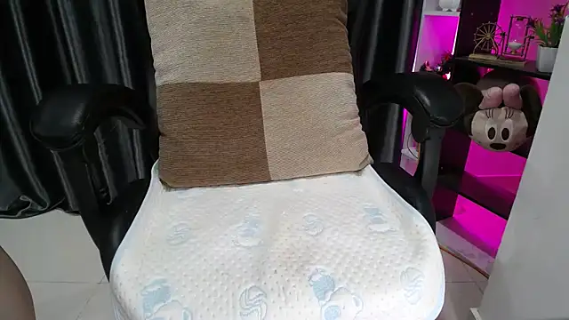 Yuki-yio online show from September 30, 2025, 1:22 am