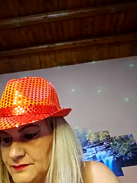 CRHYSTEL online show from December 18, 2024, 9:04 am