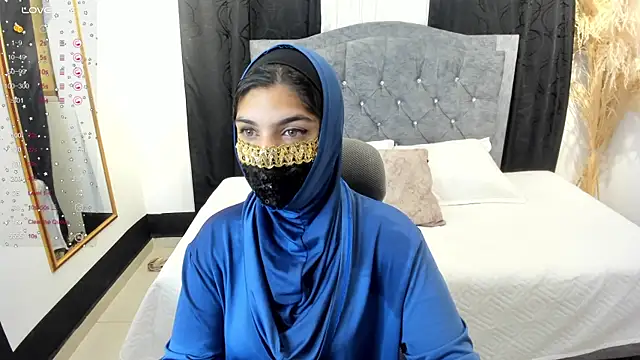 Snapshot of anissa- chatting on March 5, 2025, 12:55 pm anissa- online show from March 5, 2025, 12:55 pm
