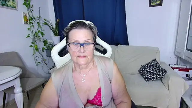 Selenna57 online show from April 1, 2026, 4:59 pm