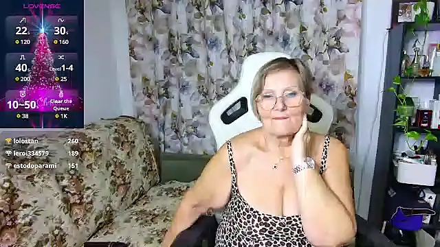 Snapshot of Selenna57 chatting on December 24, 2024, 12:22 am Selenna57 online show from December 24, 2024, 12:22 am