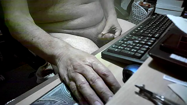 Snapshot of dirtyharry2022 chatting on March 11, 2025, 12:44 am dirtyharry2022 online show from March 11, 2025, 12:44 am